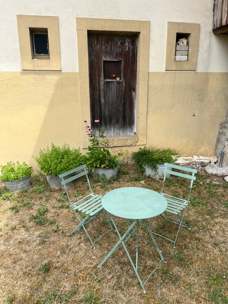 Bauernhaus mit 2 Wohnungen und Restaurant (mit weiteren Wohnungen ausbaubar). (29)