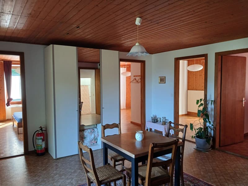 Bauernhaus mit 2 Wohnungen und Restaurant (mit weiteren Wohnungen ausbaubar). (20)