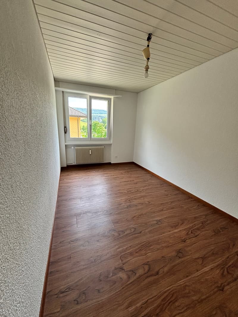 Helle 4-Zimmer-Wohnung im 3. Obergeschoss in Mümliswil-Ramiswil (8)