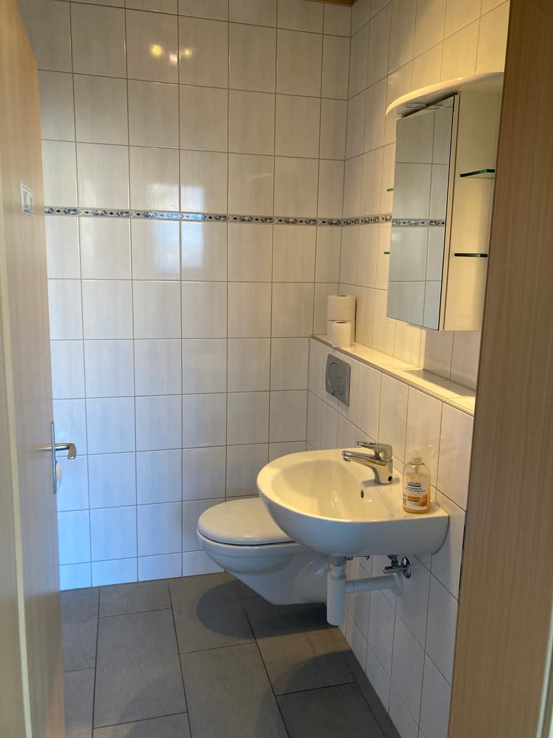 Spazi di stoccaggio, uffici e produzione funzionali in Scheibenstrasse 63, Thun (4)