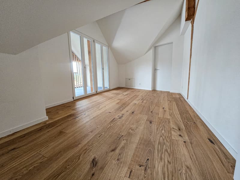 Charmante 2.5-Zimmer-Dachwohnung in Diessbach bei Büren (4)