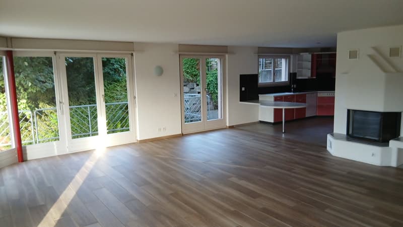 Grosse 4.5 -Zimmer-Wohnung mit Balkon und Kamin, TOP-Lage in Steffisburg (3)