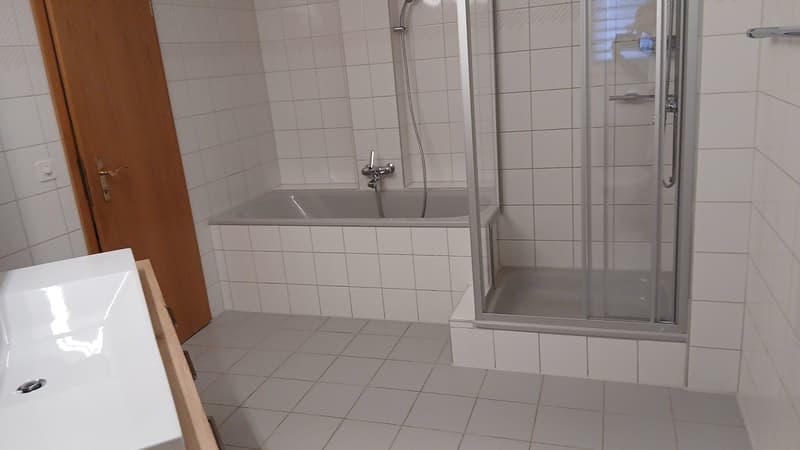 Grosse 4.5 -Zimmer-Wohnung mit Balkon und Kamin, TOP-Lage in Steffisburg (7)