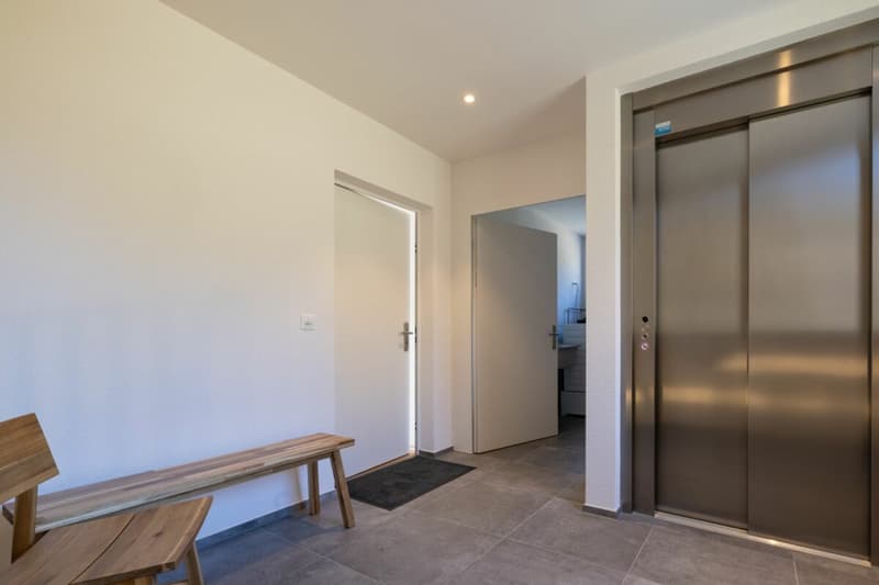 Exclusive attic apartment in top location with impressive mountain and lake views (7)