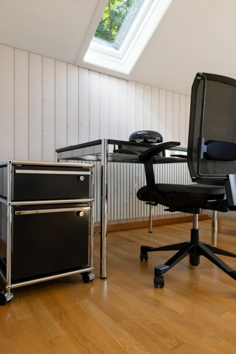 Appartement d'affaires meublé 2.5 pièces avec thème Le Corbusier (5)