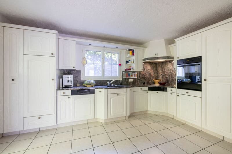 6.5 Room Single-Family House with Large Space Offer in Plasselb (4)