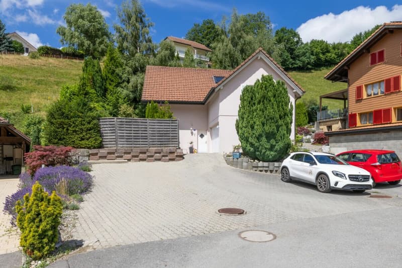 6.5 Room Single-Family House with Large Space Offer in Plasselb (11)