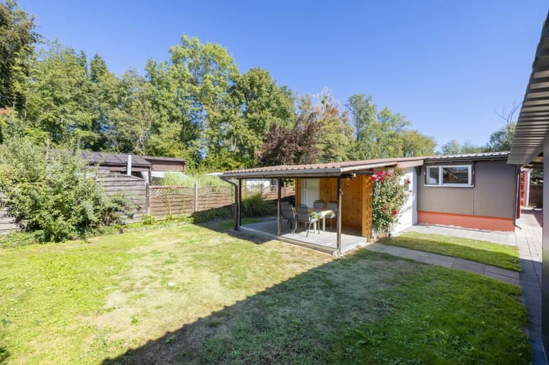 3.5-Zimmer-Bungalow mit Doppelparzelle im Caravaning Gletterens (2)