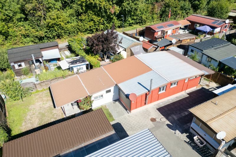 3.5-Zimmer-Bungalow mit Doppelparzelle im Caravaning Gletterens (1)