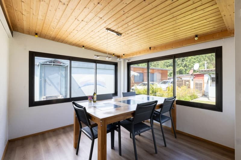 Schönes 3.5-Zimmer-Bungalow an ruhiger Lage im Caravaning Gletterens (4)