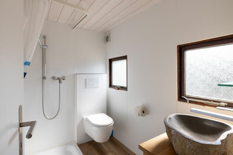Schönes 3.5-Zimmer-Bungalow an ruhiger Lage im Caravaning Gletterens (7)