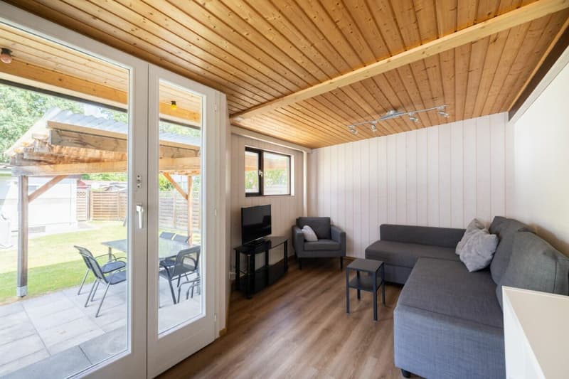 Schönes 3.5-Zimmer-Bungalow an ruhiger Lage im Caravaning Gletterens (3)