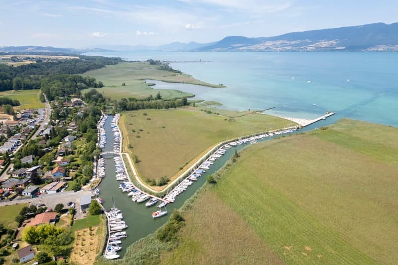 Schönes 3.5-Zimmer-Bungalow an ruhiger Lage im Caravaning Gletterens (11)