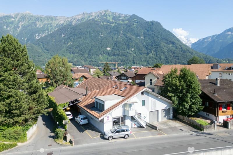 Rendite- oder Eigennutzung: Wohn- und Gewerbeobjekt in Matten bei Interlaken (1)