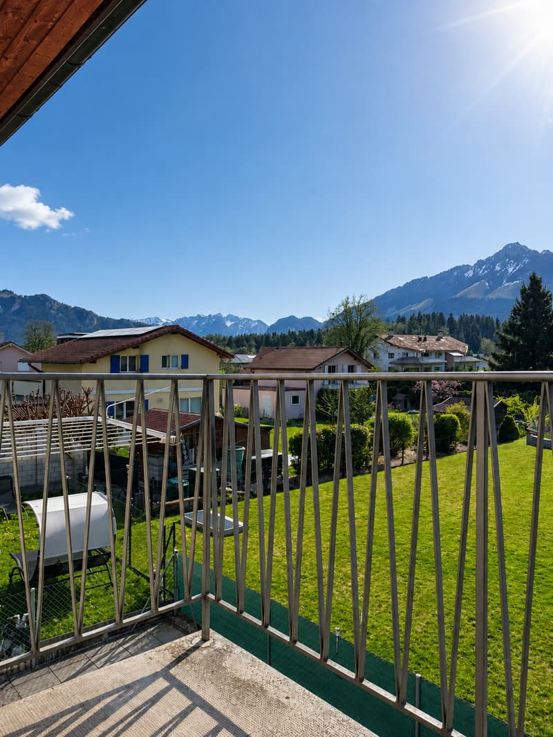 Charmante maison jumelée de 6,5 pièces avec vue sur les montagnes (13)