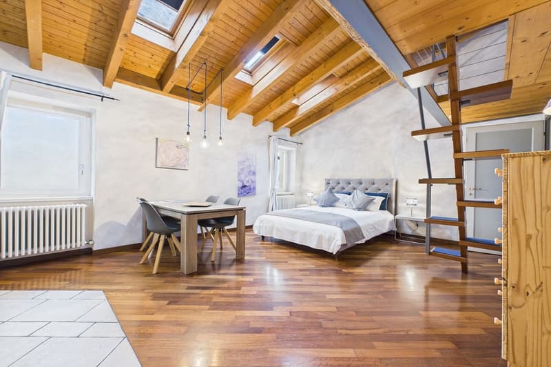 Elegante Möblierte Maisonette mit 1½ Zimmern und Seesicht in Morcote (2)