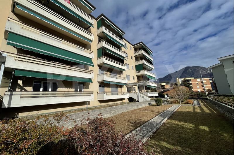 Attraktive 2½-Zimmer-Wohnung mit herrlichem Seeblick (2)
