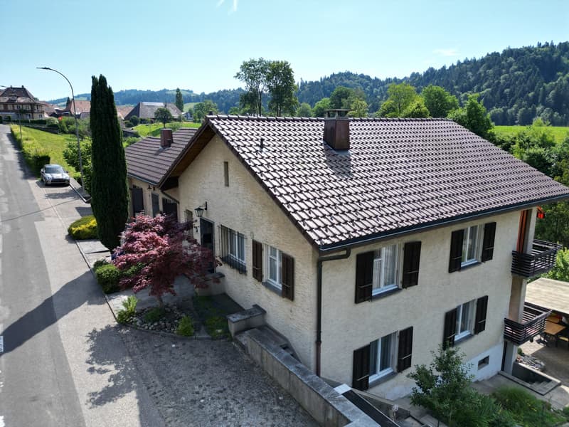 Charmante maison de famille de 5,5 pièces dans un emplacement ensoleillé et de premier choix à Sumiswald (4)