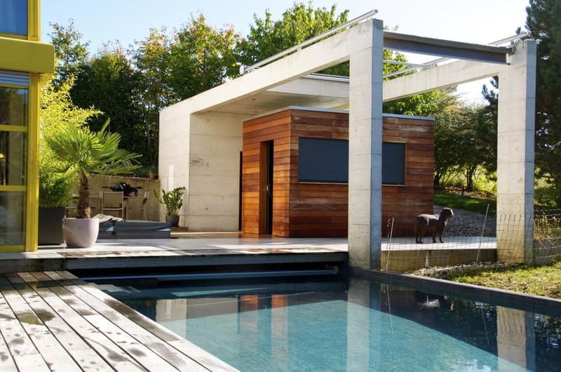 Villa d'architecte avec belle piscine et pool-house | ImmoScout24