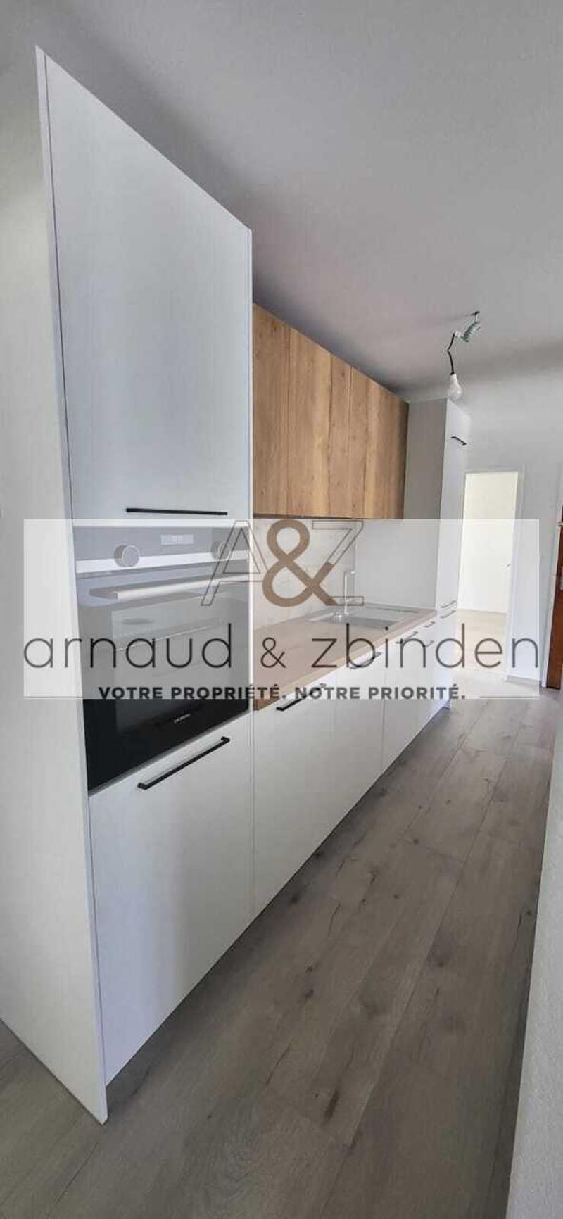 Appartement de 4 1/2 pièces avec balcon et garage à Saint-Imier (3)