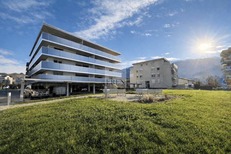 Attique neuf à vendre à Conthey - Visuel avec futur revêtement de balcon-terrasse