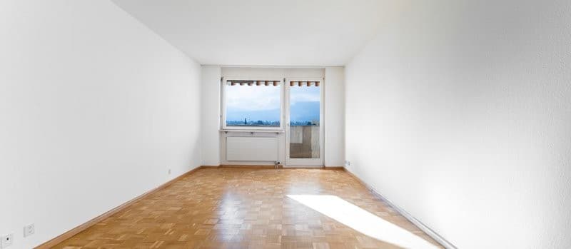 Apartment with Fireplace (5)