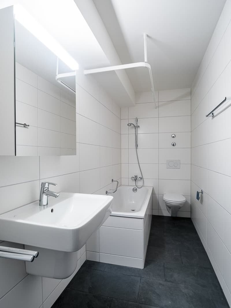 Tolle Wohnung mit grosszügigem Balkon an ruhiger Lage (4)