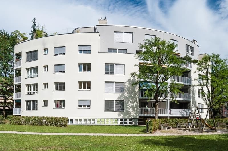 Appartamento attraente di 4,5 locali con torre di lavaggio privata (1)