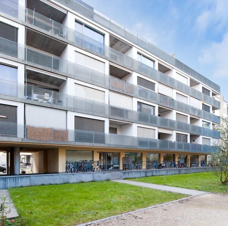 Tolle 2.5-Zimmerwohnung mit gemütlichem Balkon im Horburghof (2)