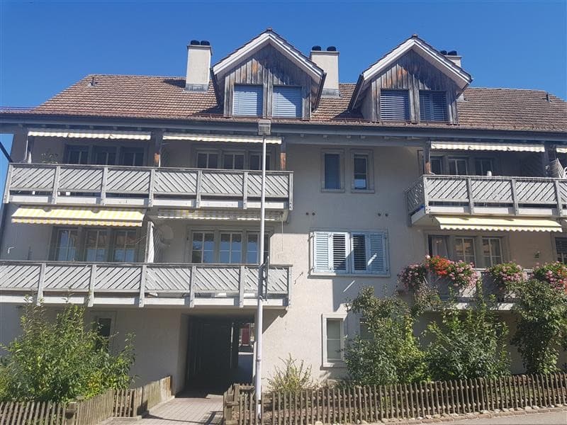 Spazio commerciale nel centro del villaggio di Bonstetten (2)