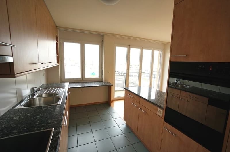 Ampio appartamento di 3.5 locali nel centro di Horgen! (3)