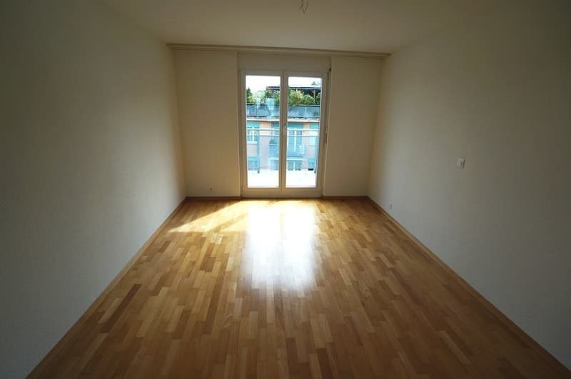 Ampio appartamento di 3.5 locali nel centro di Horgen! (7)