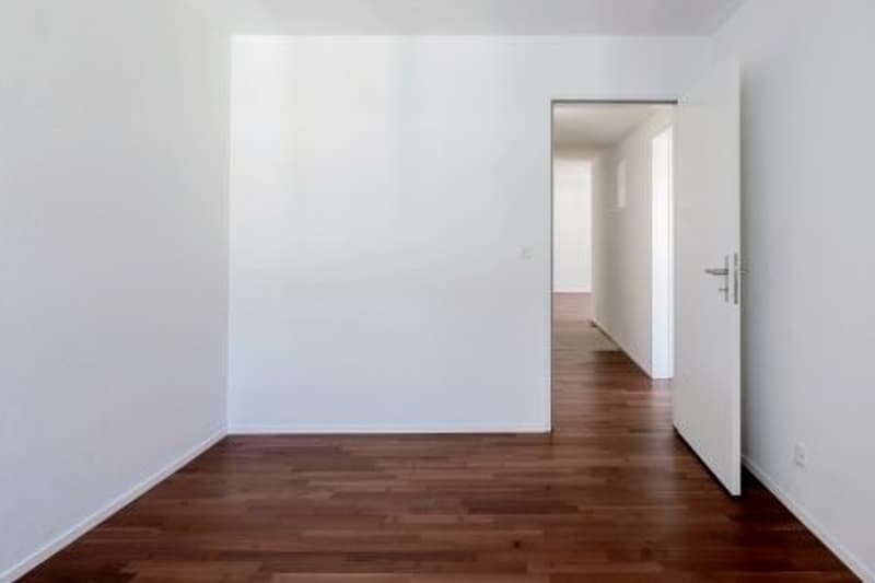 With dishwasher, balcony, elevator, and much more (4)