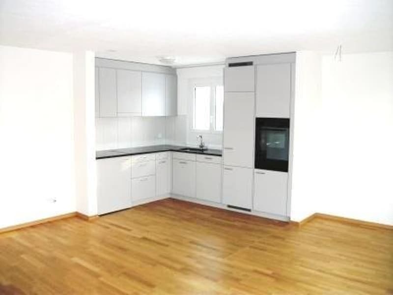 mit Lift, offener Küche, Geschirrspüler, Waschmaschine und Balkon (6)