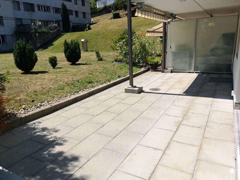 Grosszügige Wohnung mit Gartensitzplatz und Balkon zu vermieten (10)