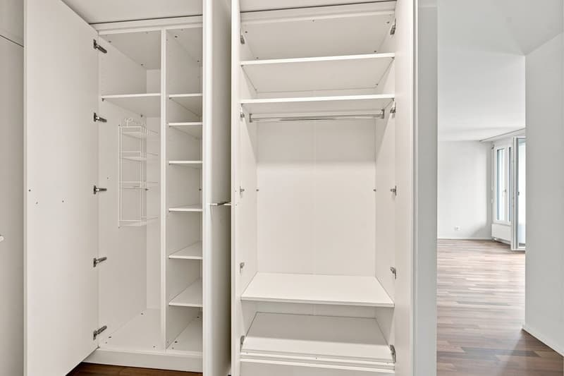 S_9000_01_0503_Schrank.jpg