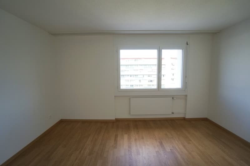 mit Lift, offener Küche, Geschirrspüler, Waschmaschine und Balkon (2)