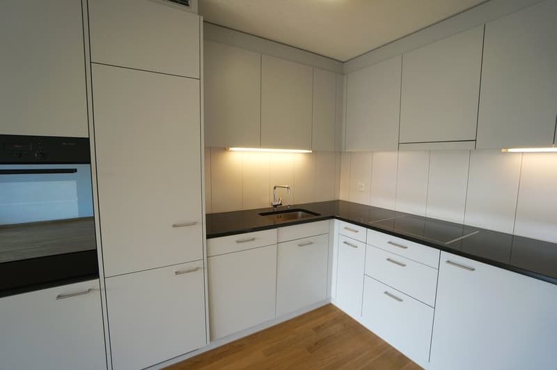 mit Lift, offener Küche, Geschirrspüler, Waschmaschine und Balkon (4)