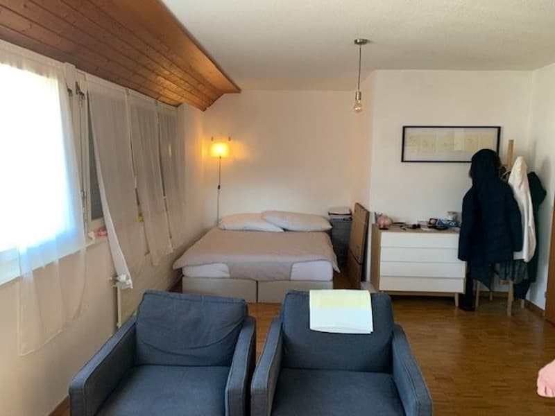 Spacious studio close to the train station with balcony (2)