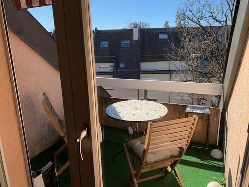 Spacious studio close to the train station with balcony (3)