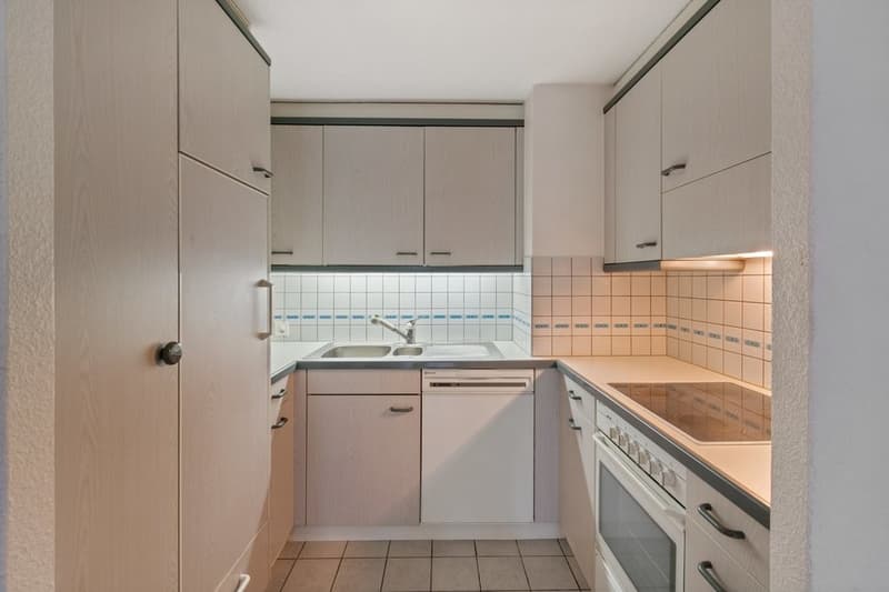 Schönes Apartment in der Nähe von Geschäften und öffentlichen Verkehrsmitteln (1)