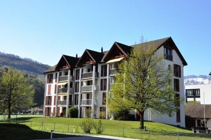 Parcheggio esterno in affitto (2)