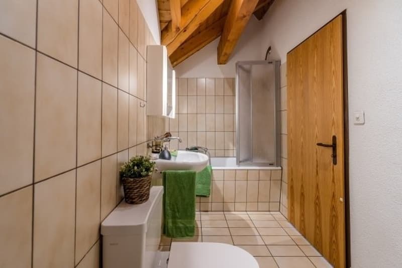 Badezimmer mit Badewanne