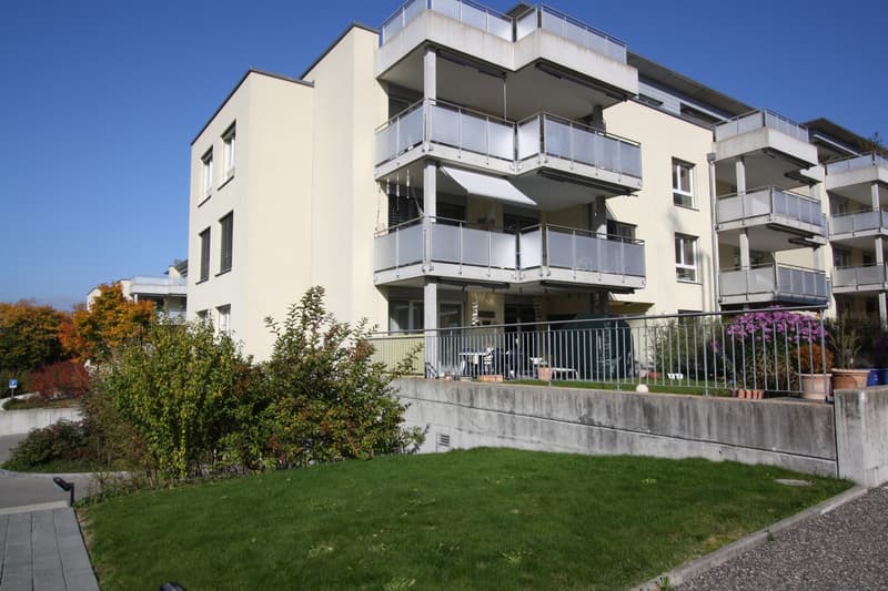 Apartment with garden seating area (5)