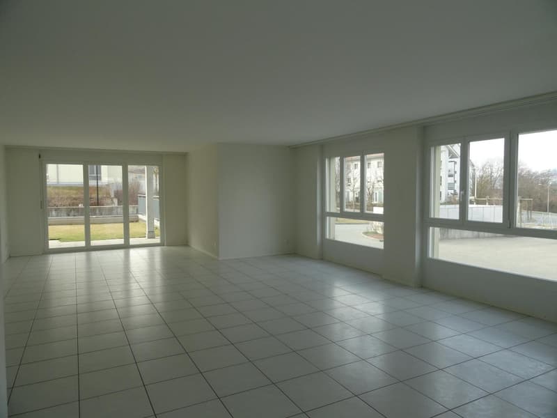Apartment with garden seating area (1)