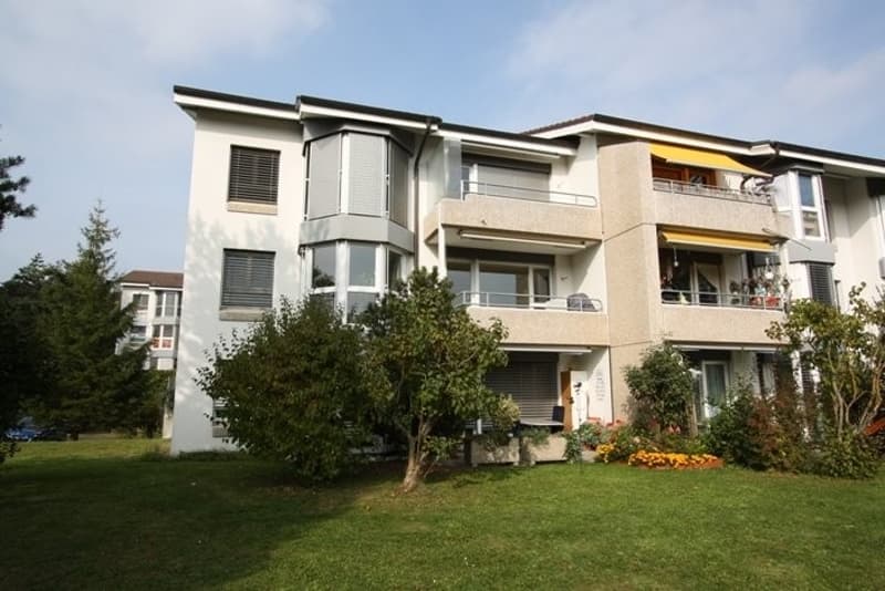 Appartamento in maisonette in affitto a Brügg (1)