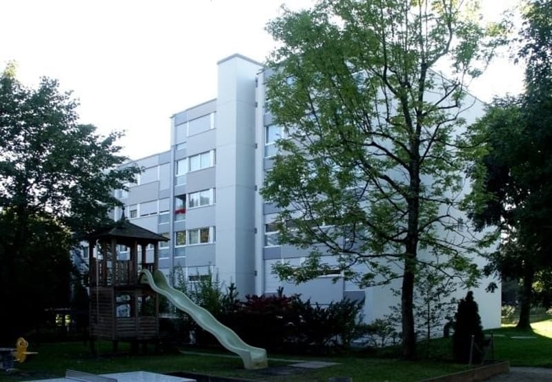 Einstellhallenplatz in Zug zu vermieten (2)