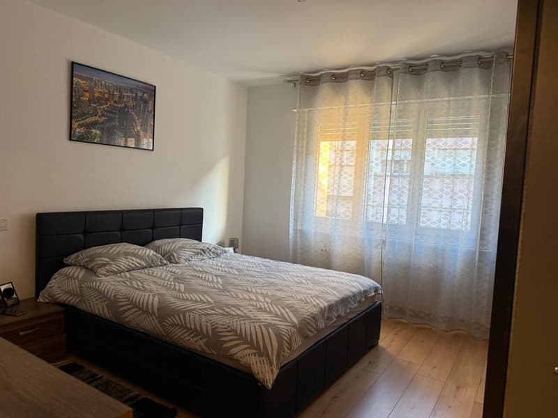 Incantevole appartamento 4.5 locali con giardino a Chippis (7)