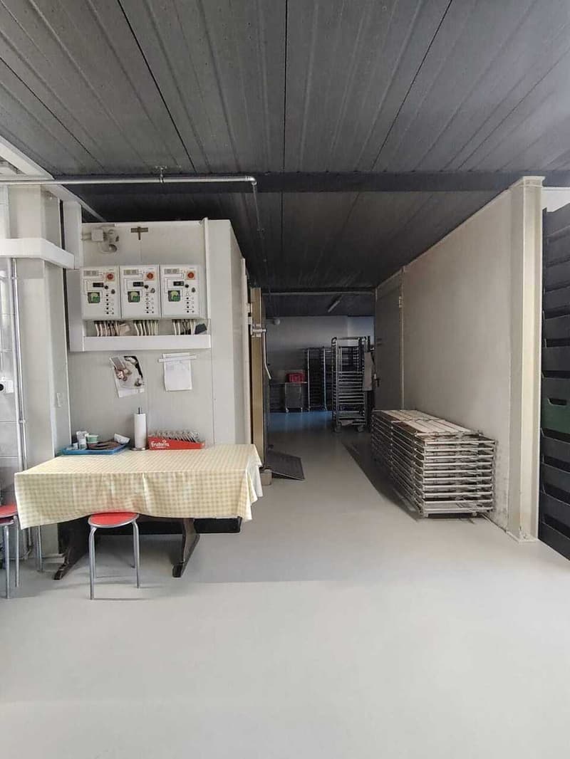 À remettre - Boulangerie / Pâtisserie entièrement équipée à Sion (8)