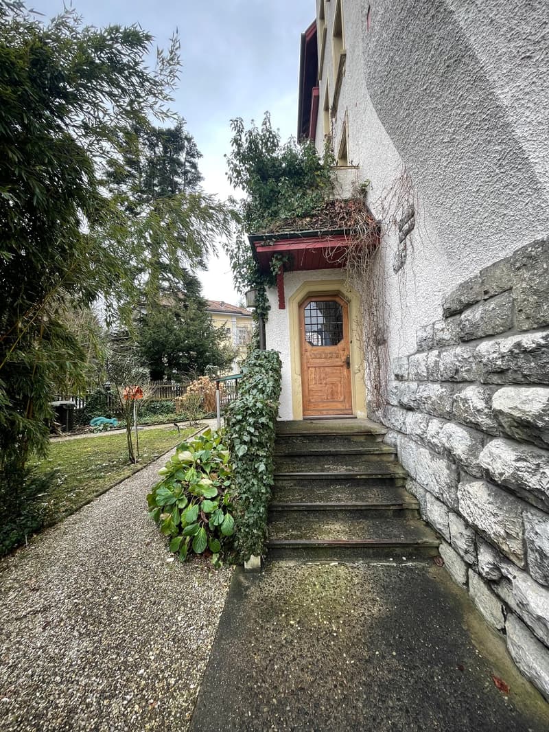 Appartamento in stile in un edificio antico con accesso al giardino (2)